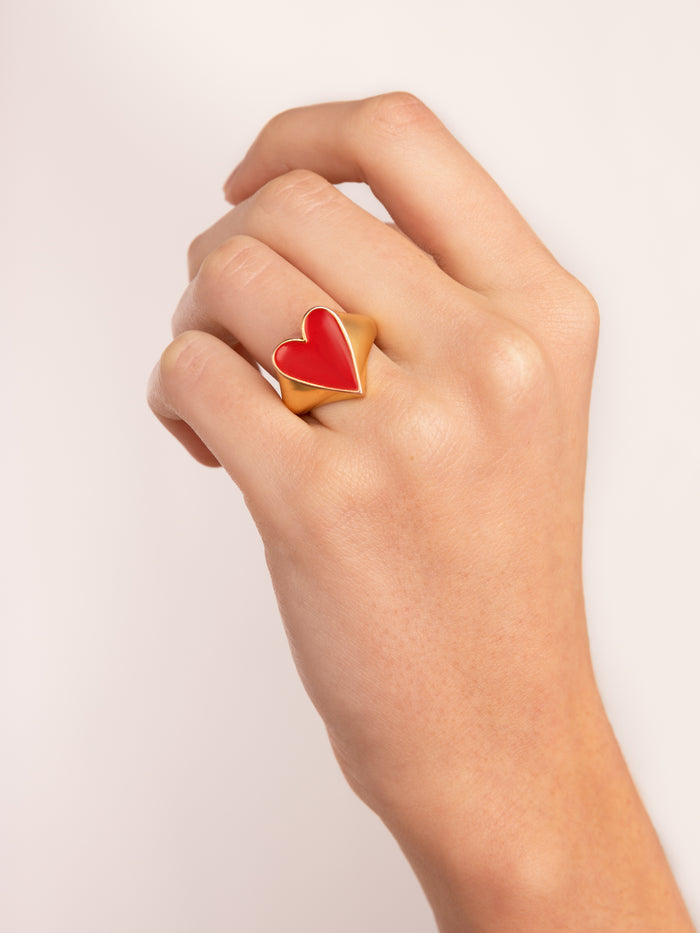 Anillo Lovely Heart Red Enamel Baño Oro