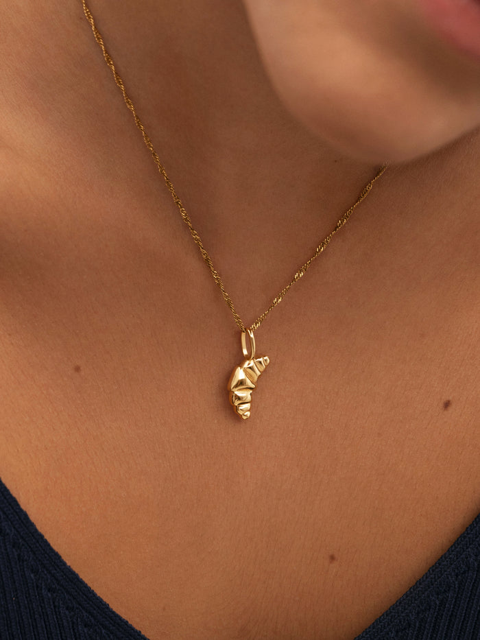 Charm Croissant Baño Oro