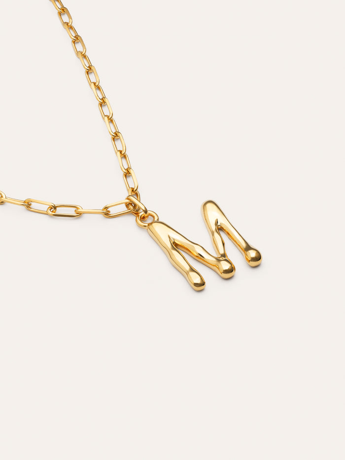 Charm Letter XL Baño Oro
