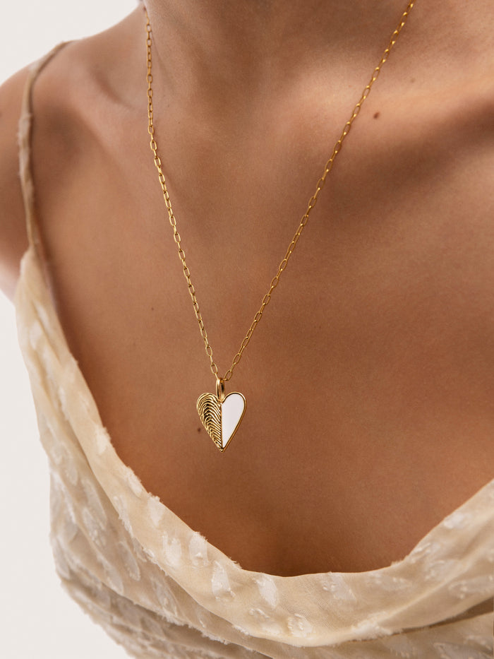 Charm Mejillón Enamel Baño Oro