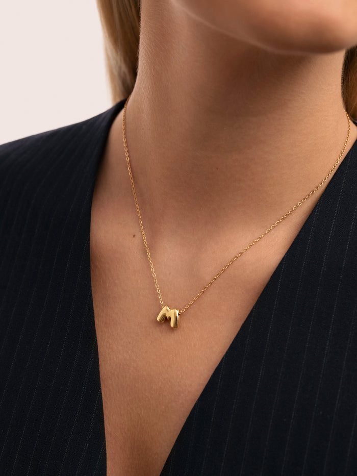 Collar Personalizado Hailey Letter Acero Baño Oro