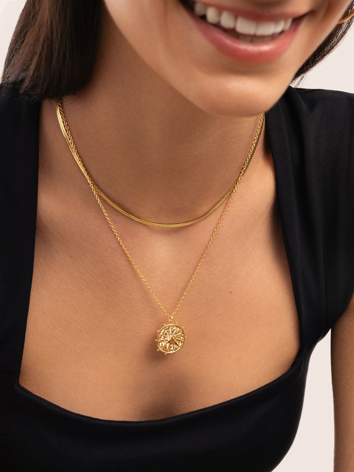Collar Solstice Sun Baño Oro