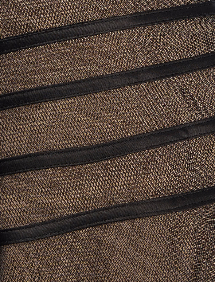 SWATCH: BLACK/ALMOND